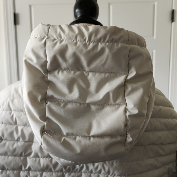 Preowned Tommy Hilfiger, size small, mens, quilted puffer‎ - Picture 3 of 16